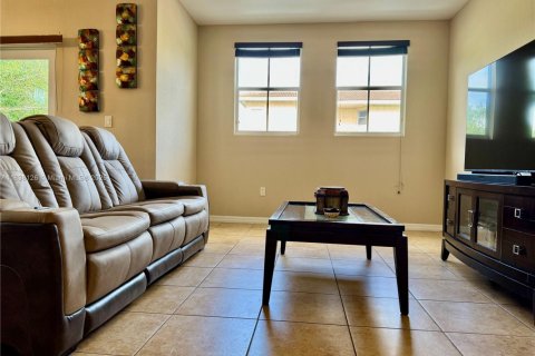Condo in Doral, Florida, 3 bedrooms  № 1836341 - photo 6