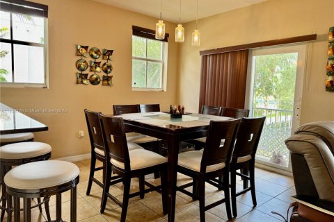 Condo in Doral, Florida, 3 bedrooms  № 1836341 - photo 10