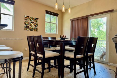 Condo in Doral, Florida, 3 bedrooms  № 1836341 - photo 9