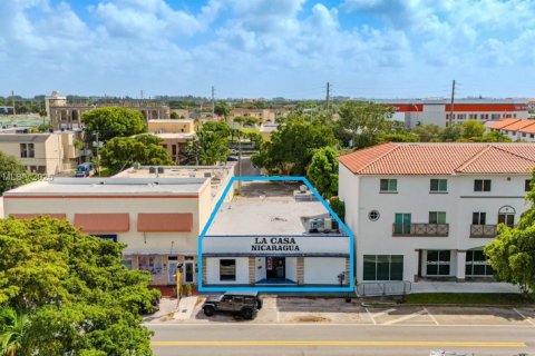 Propiedad comercial en venta en Miami Springs, Florida № 1887371 - foto 3