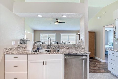 Casa en venta en San Antonio, Florida, 2 dormitorios, 124.67 m2 № 1902500 - foto 12