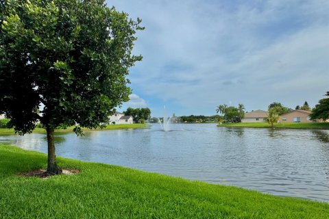 Townhouse in Miramar, Florida 3 bedrooms, 124.21 sq.m. № 2260688 - photo 18