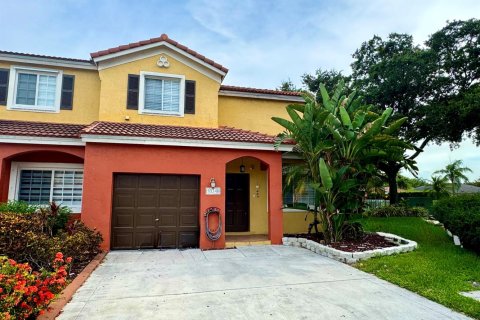 Townhouse in Miramar, Florida 3 bedrooms, 124.21 sq.m. № 2260688