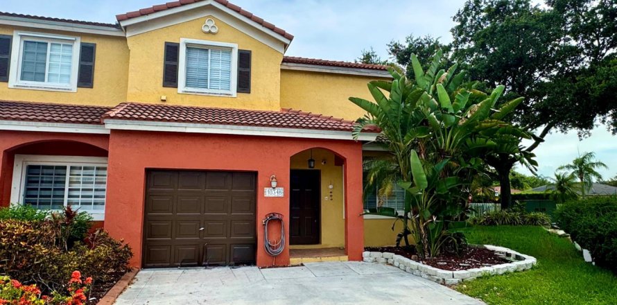 Townhouse in Miramar, Florida 3 bedrooms, 124.21 sq.m. № 2260688