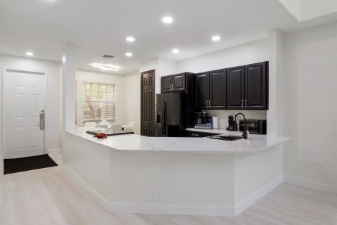 Townhouse in Port St. Lucie, Florida 4 bedrooms, 183.3 sq.m. № 2078180 - photo 3