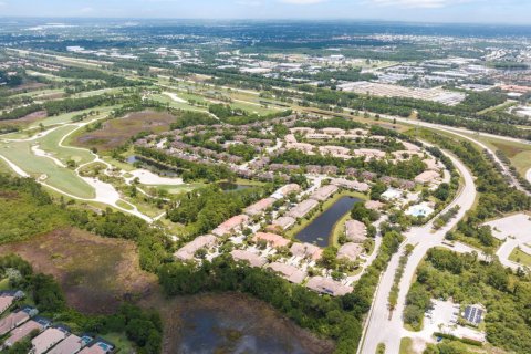 Townhouse in Port St. Lucie, Florida 4 bedrooms, 183.3 sq.m. № 2078180 - photo 15