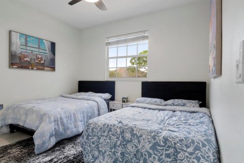 Townhouse in Port St. Lucie, Florida 4 bedrooms, 183.3 sq.m. № 2078180 - photo 16