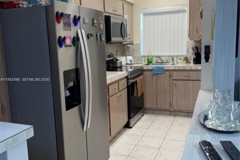 Condo à Hallandale Beach, Floride, 1 chambre  № 1999225