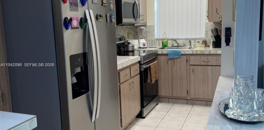 Condo à Hallandale Beach, Floride, 1 chambre  № 1999225