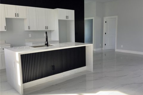 Villa ou maison à vendre à Lehigh Acres, Floride: 3 chambres № 2053844 - photo 8