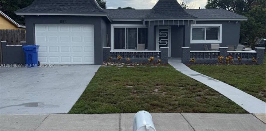 House in Margate, Florida 2 bedrooms, 139.91 sq.m. № 2283227
