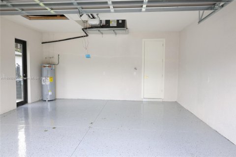 Villa ou maison à vendre à Lehigh Acres, Floride: 3 chambres, 151.34 m2 № 2024879 - photo 22