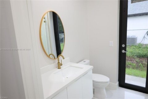 Villa ou maison à vendre à Lehigh Acres, Floride: 3 chambres, 151.34 m2 № 2024879 - photo 9