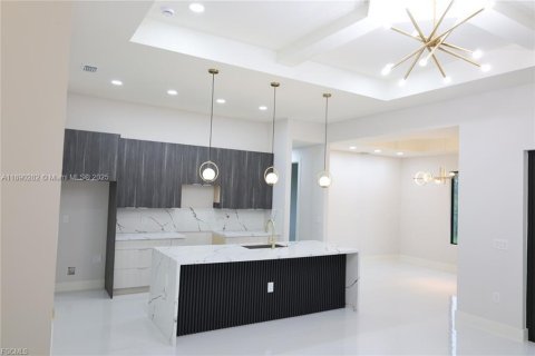 Villa ou maison à vendre à Lehigh Acres, Floride: 3 chambres, 151.34 m2 № 2024879 - photo 6