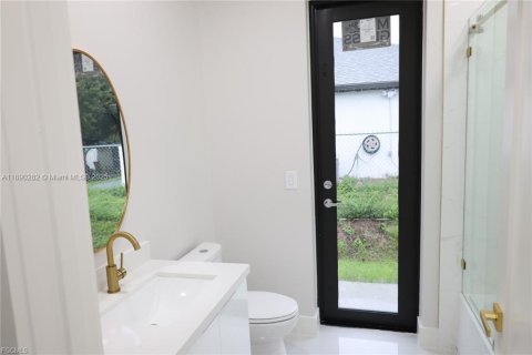 Villa ou maison à vendre à Lehigh Acres, Floride: 3 chambres, 151.34 m2 № 2024879 - photo 10