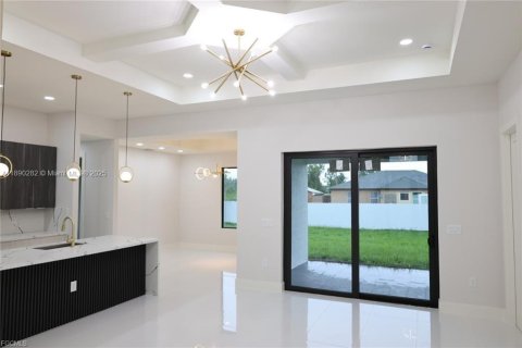 Villa ou maison à vendre à Lehigh Acres, Floride: 3 chambres, 151.34 m2 № 2024879 - photo 4