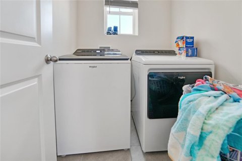 House in San Antonio, Florida 3 bedrooms, 140.28 sq.m. № 1894393 - photo 28