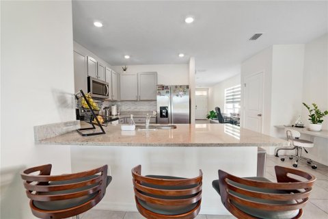 House in San Antonio, Florida 3 bedrooms, 140.28 sq.m. № 1894393 - photo 10