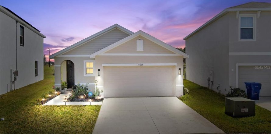 House in San Antonio, Florida 3 bedrooms, 140.28 sq.m. № 1894393