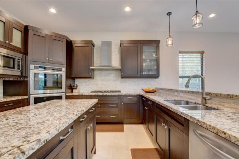 Casa en alquiler en Delray Beach, Florida, 5 dormitorios, 328.6 m2 № 1935675 - foto 22