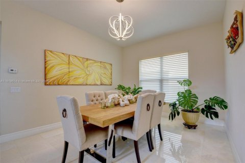 Casa en alquiler en Delray Beach, Florida, 5 dormitorios, 328.6 m2 № 1935675 - foto 13