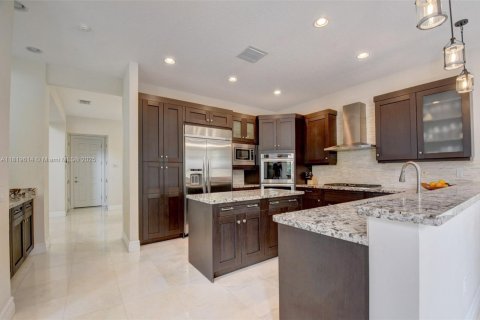 Casa en alquiler en Delray Beach, Florida, 5 dormitorios, 328.6 m2 № 1935675 - foto 24