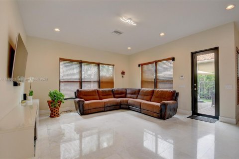 Casa en alquiler en Delray Beach, Florida, 5 dormitorios, 328.6 m2 № 1935675 - foto 27