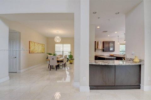 Casa en alquiler en Delray Beach, Florida, 5 dormitorios, 328.6 m2 № 1935675 - foto 15