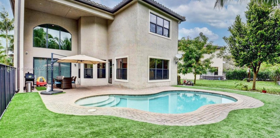 Casa en Delray Beach, Florida 5 dormitorios, 328.6 m2 № 1935675