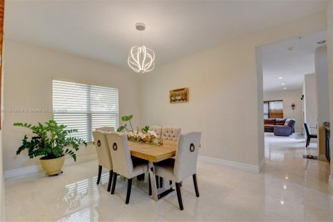 Casa en alquiler en Delray Beach, Florida, 5 dormitorios, 328.6 m2 № 1935675 - foto 16