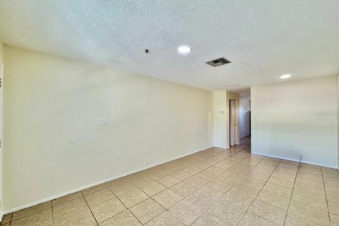 Copropriété à louer à New Port Richey, Floride: 2 chambres, 85.47 m2 № 2166183 - photo 4