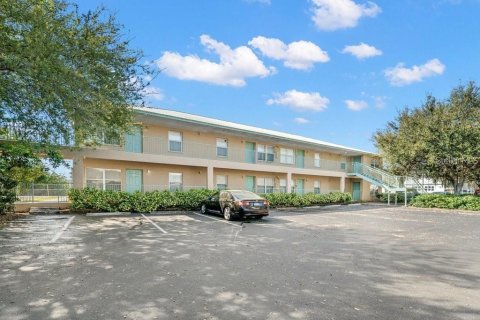 Condo à New Port Richey, Floride, 2 chambres  № 2166183