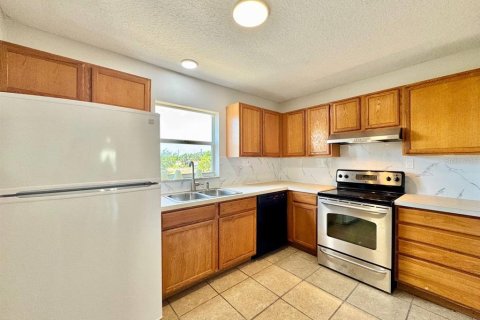 Copropriété à louer à New Port Richey, Floride: 2 chambres, 85.47 m2 № 2166183 - photo 7