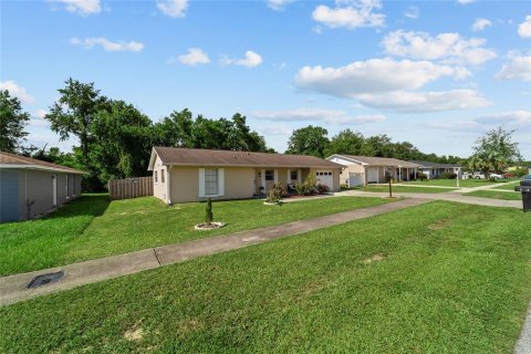 House in Ocala, Florida 2 bedrooms, 114.55 sq.m. № 1869323 - photo 11
