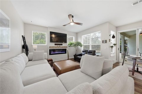 House in Mount Dora, Florida 3 bedrooms, 205.69 sq.m. № 2285326 - photo 17