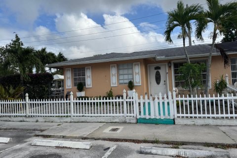 Adosado en West Palm Beach, Florida 3 dormitorios, 119.94 m2 № 2089493