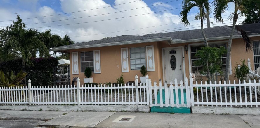 Adosado en West Palm Beach, Florida 3 dormitorios, 119.94 m2 № 2089493