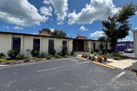 Immobilier commercial à louer à Holly Hill, Floride: 383.78 m2 № 2349651 - photo 5