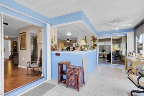 House in Port Richey, Florida 2 bedrooms, 139.26 sq.m. № 1847522 - photo 8