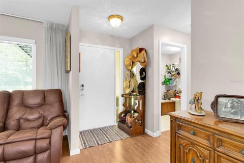House in Port Richey, Florida 2 bedrooms, 139.26 sq.m. № 1847522 - photo 4