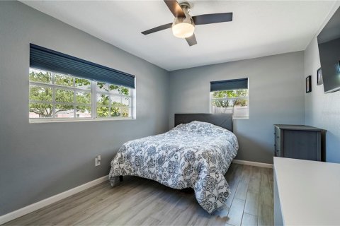 House in Palm Harbor, Florida 3 bedrooms, 130.43 sq.m. № 2391540 - photo 27