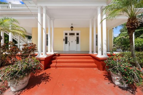 House in Kissimmee, Florida 4 bedrooms, 324.41 sq.m. № 1900071 - photo 13
