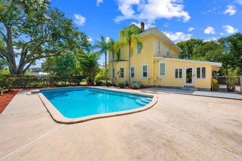 House in Kissimmee, Florida 4 bedrooms, 324.41 sq.m. № 1900071 - photo 4