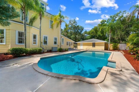 House in Kissimmee, Florida 4 bedrooms, 324.41 sq.m. № 1900071 - photo 3