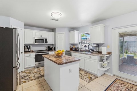 House in Sanford, Florida 4 bedrooms, 201.6 sq.m. № 2232597 - photo 5
