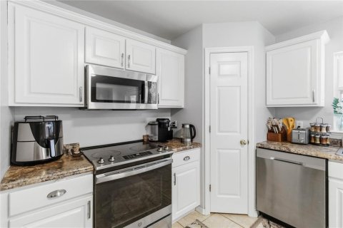 House in Sanford, Florida 4 bedrooms, 201.6 sq.m. № 2232597 - photo 7