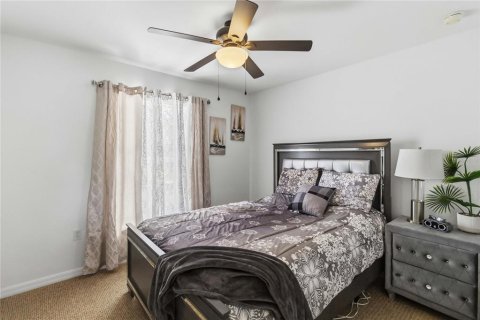 House in Sanford, Florida 4 bedrooms, 201.6 sq.m. № 2232597 - photo 16
