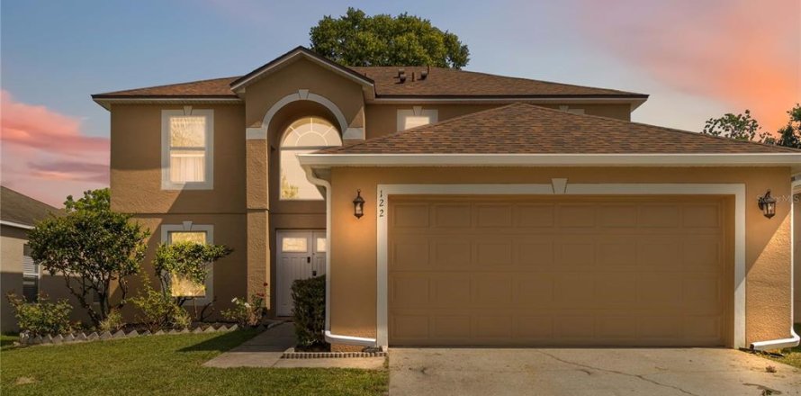House in Sanford, Florida 4 bedrooms, 201.6 sq.m. № 2232597
