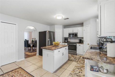 House in Sanford, Florida 4 bedrooms, 201.6 sq.m. № 2232597 - photo 6