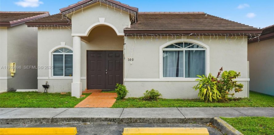 Adosado en Hialeah, Florida 3 dormitorios, 117.15 m2 № 1992179